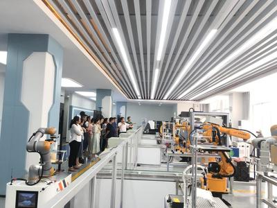 學校圓滿完成智能制造創新工廠系統集成與應用師資班培訓，助力人工智能行業應用系統集成服務人才培養